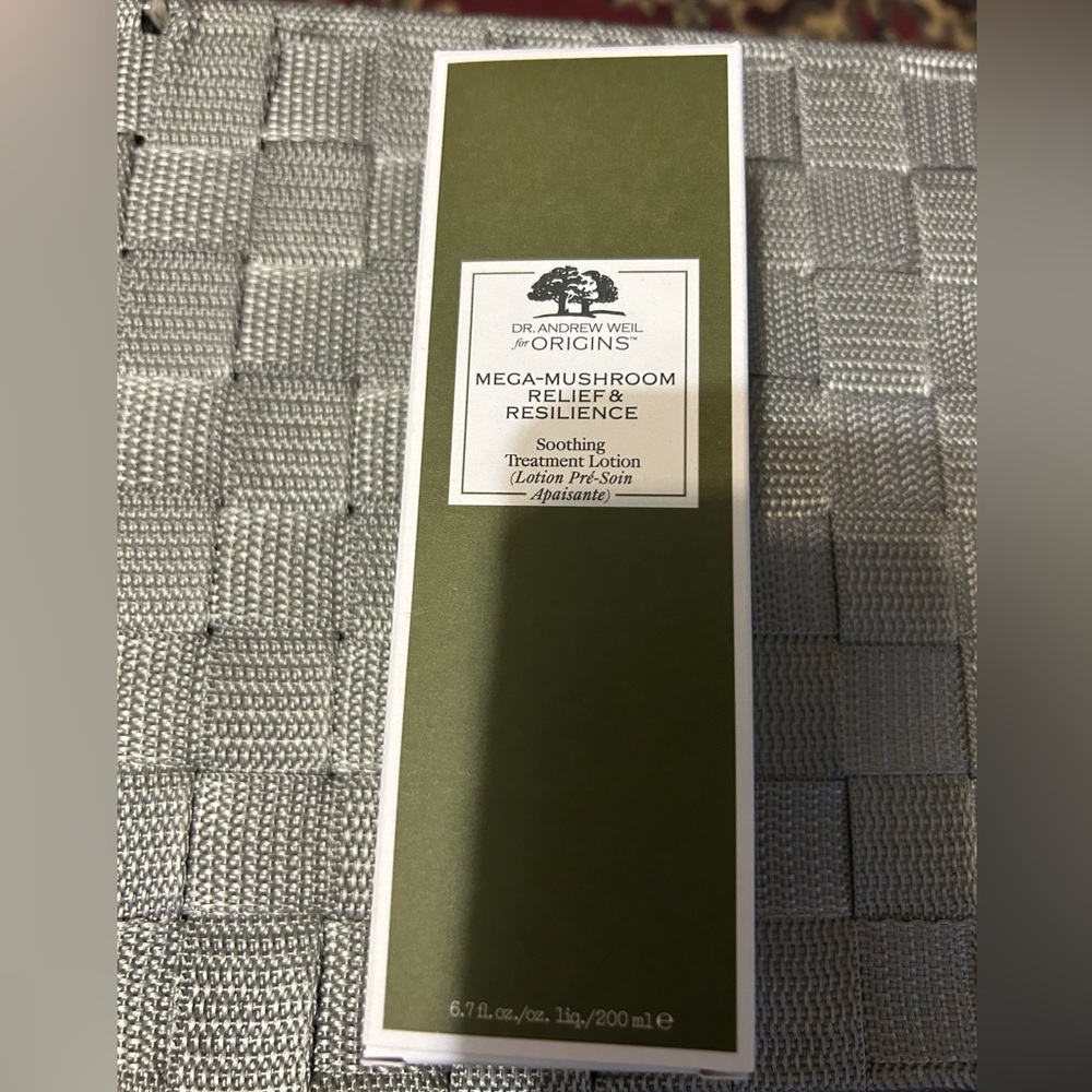 Dr. Andrew Weil for Origins Mega-Mushroom Relief & Resilience Soothing Lotion